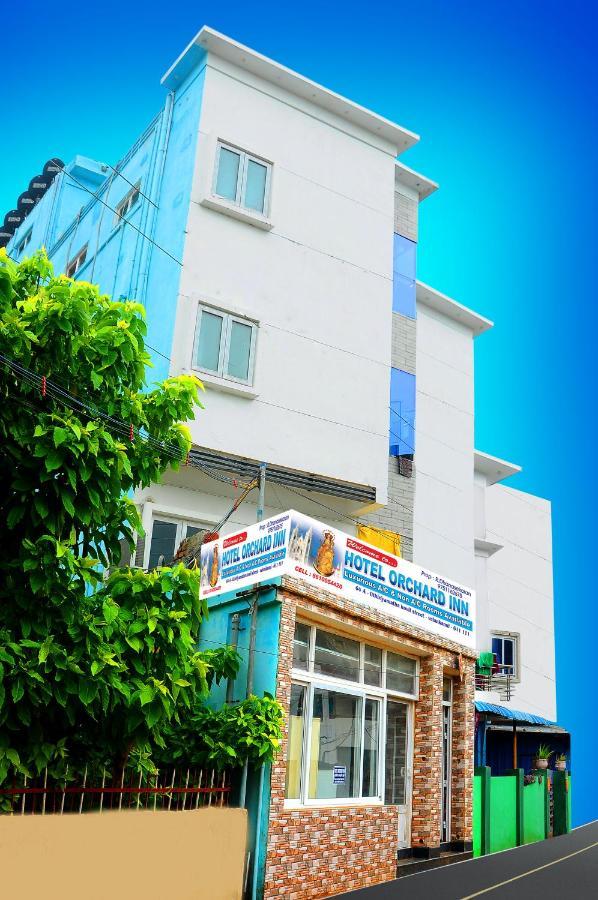 Hotel Orchard Inn Веланканні Екстер'єр фото