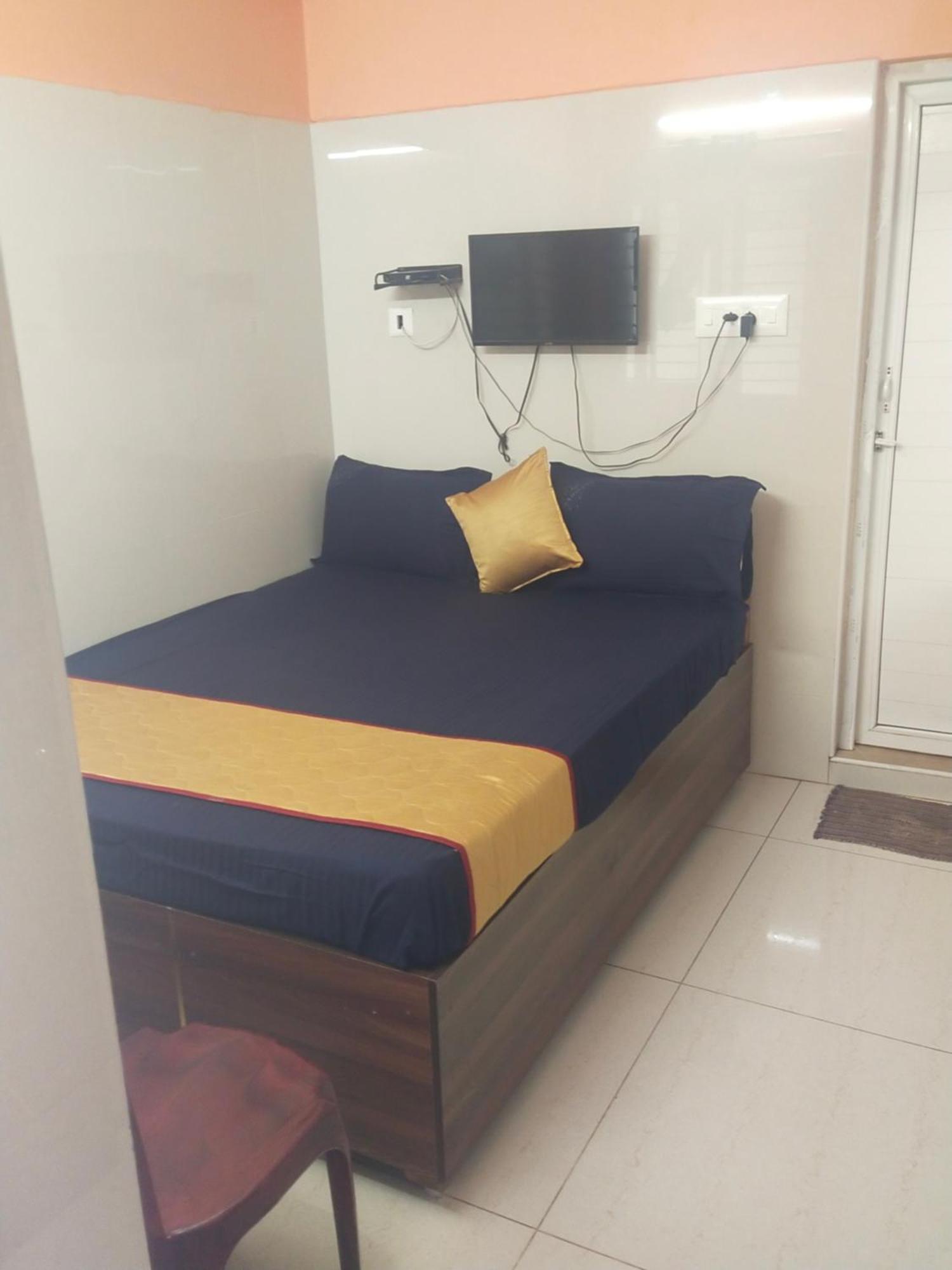 Hotel Orchard Inn Веланканні Екстер'єр фото
